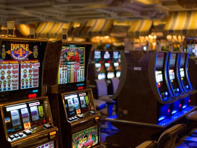 Benijs, Horseshoe Casino īpašnieks, aicina bagātos spēlētājus spēlēt kazino spēles ar lielām likmēm