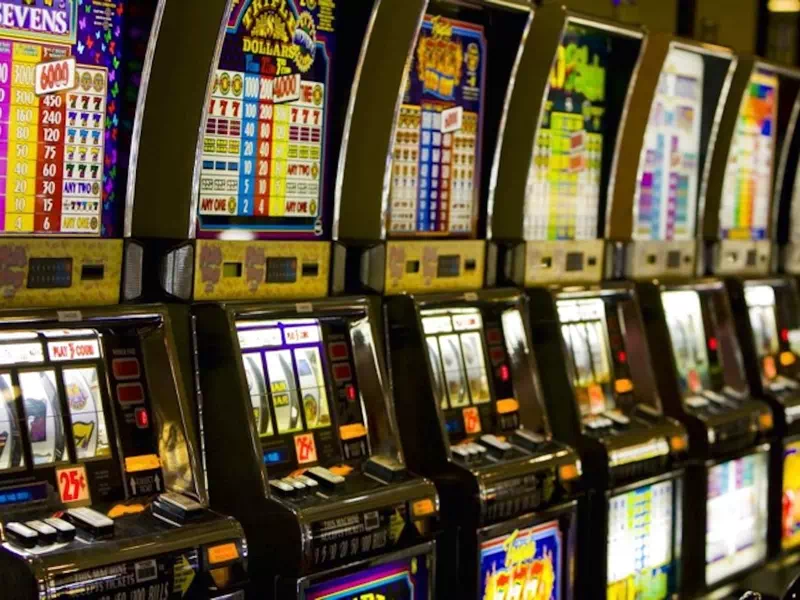 Daudzie uzticami online kazino spēlētāji bauda īpašos cashback piedāvājumus ikvienā no Latvijas online kazino