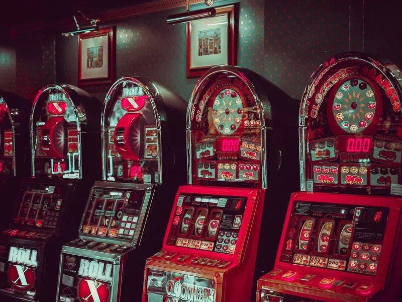 Izmēģiniet spēļu automātus tiešsaistē kazino vietnē