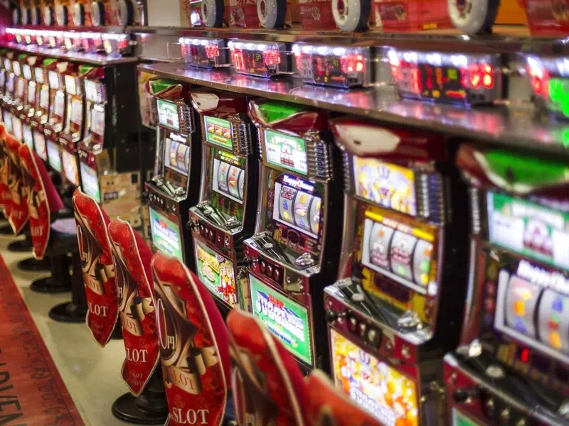 Jaunus kazino klientus piesaistošs naudas atmaksas bonuss interneta kazino