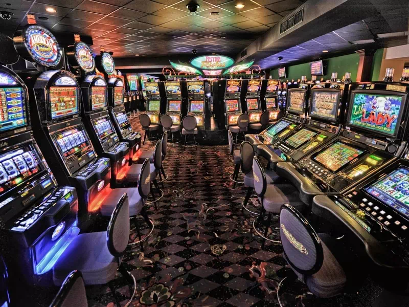 Spēlējiet tiešsaistes kazino no jebkuras vietas ar savu mobilā tālruņa, planšetes vai datora palīdzību