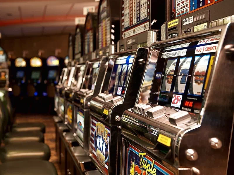 Tiešsaistes kazino piedāvā izdevīgus bonusus, ko izmantojot, varēs iegūt vairāk laimestus